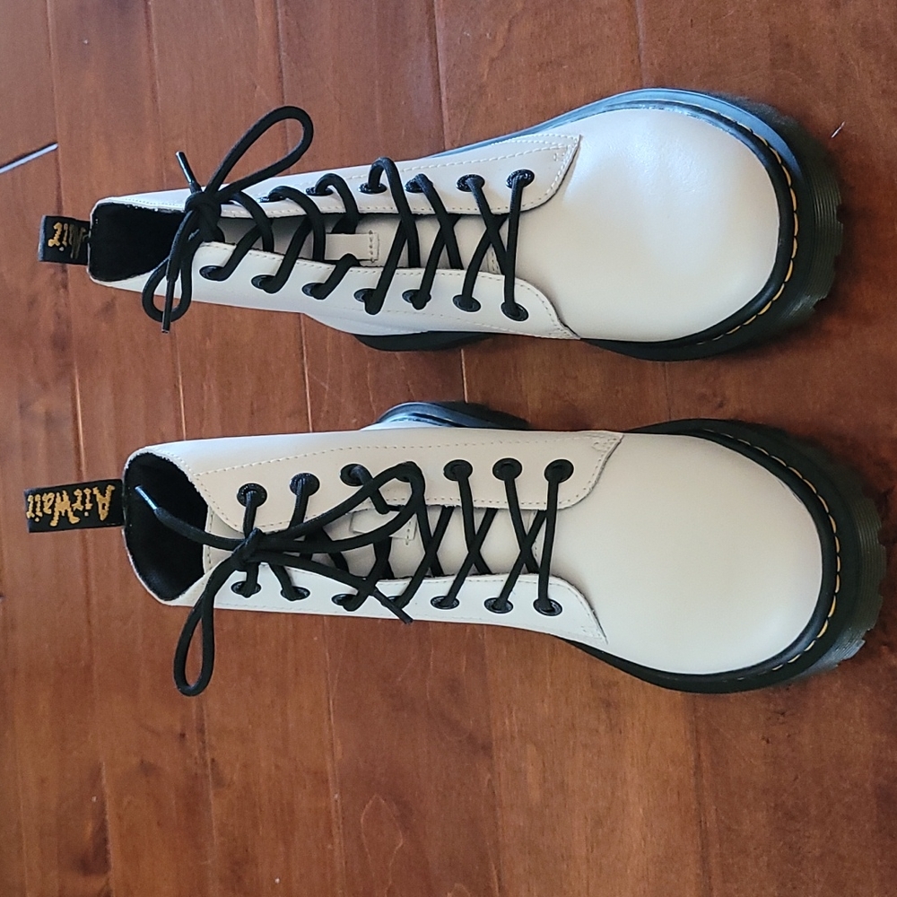 NWOT Brand New Luana White Doc Martens